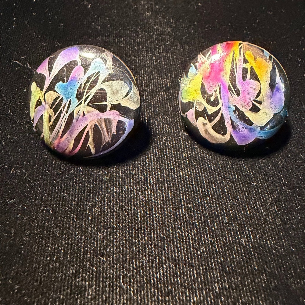 Vintage Style Abstract Rainbow Resin Button Stud Earrings Black Multi Color 80s